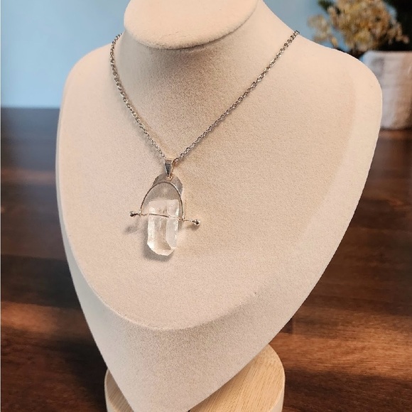 Clear Quartz Shaker Pendant Necklace - Picture 1 of 1